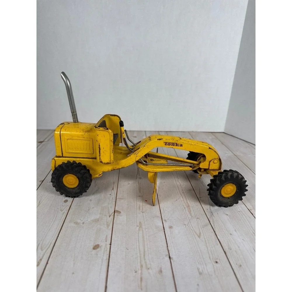Vintage 1960s Tonka Road Grader Scraper Pressed Steel Construction Toy